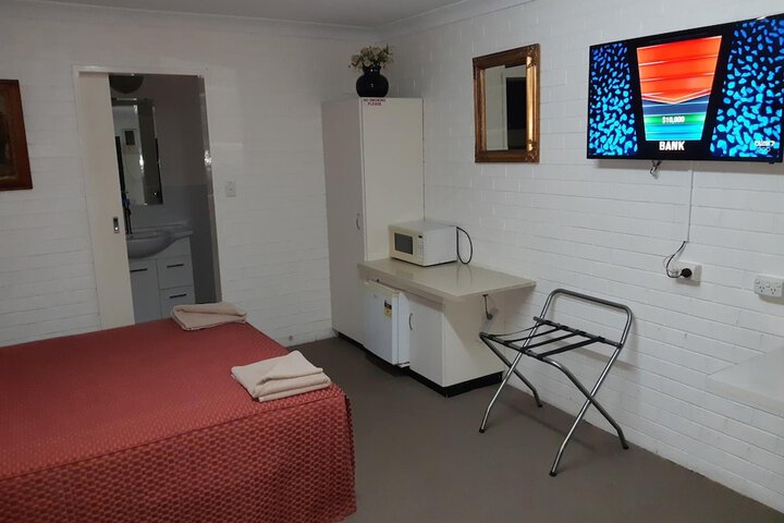 Room 5 of 33