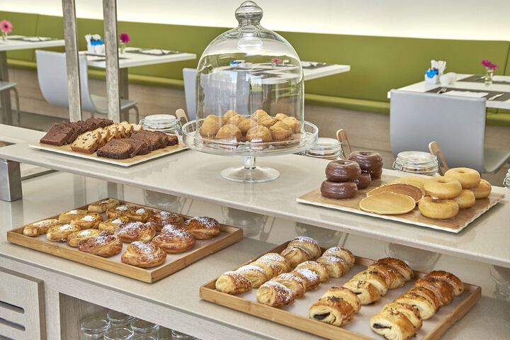 Breakfast/Coffee Service 19 of 35