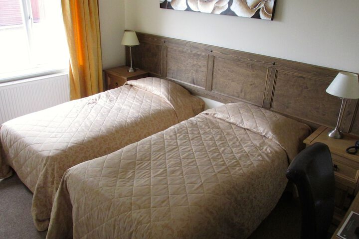 Room 33 of 111