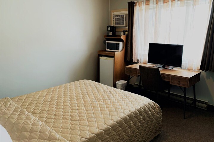 Room 6 of 47
