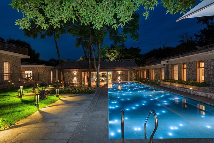 Pool 15 of 40