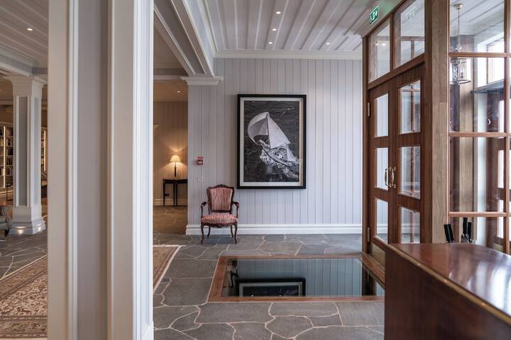 Hotel 2 of 44