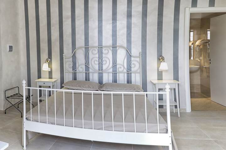 Room 3 of 55