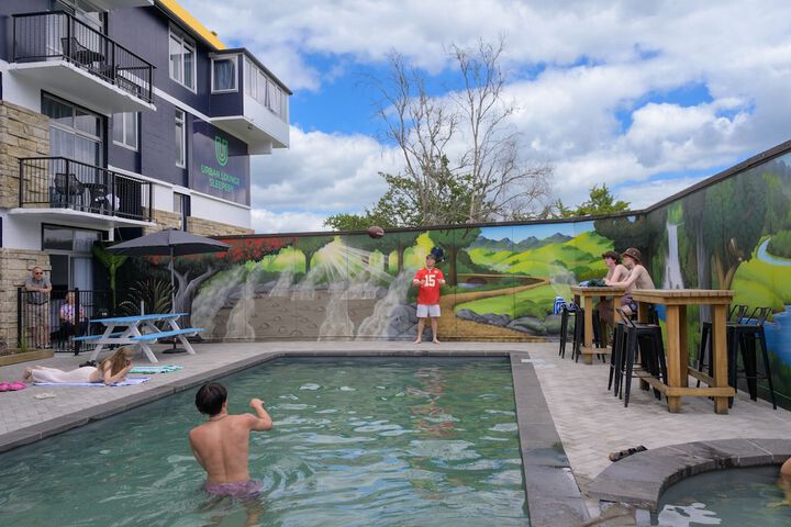Pool 125 of 165