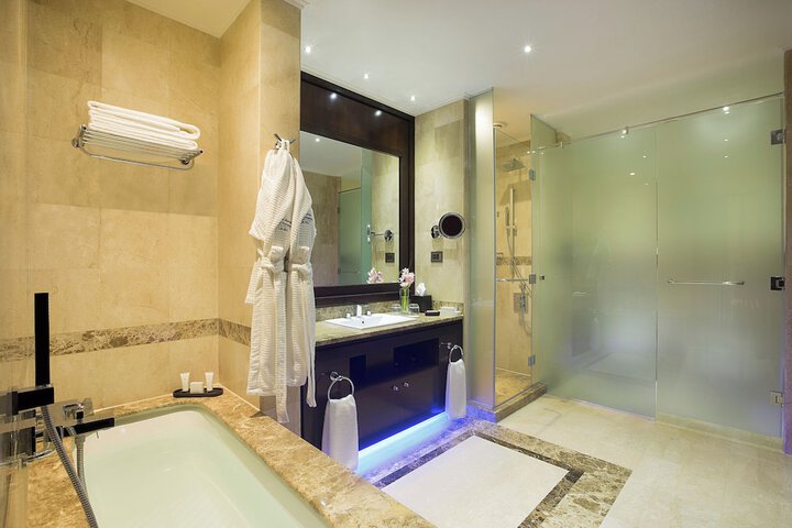 Room 57 of 208