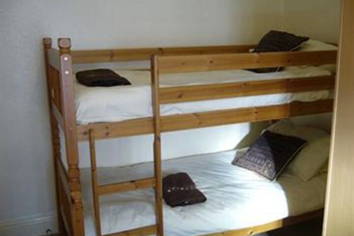Room 9 of 20