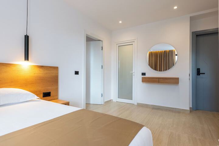 Room 11 of 74