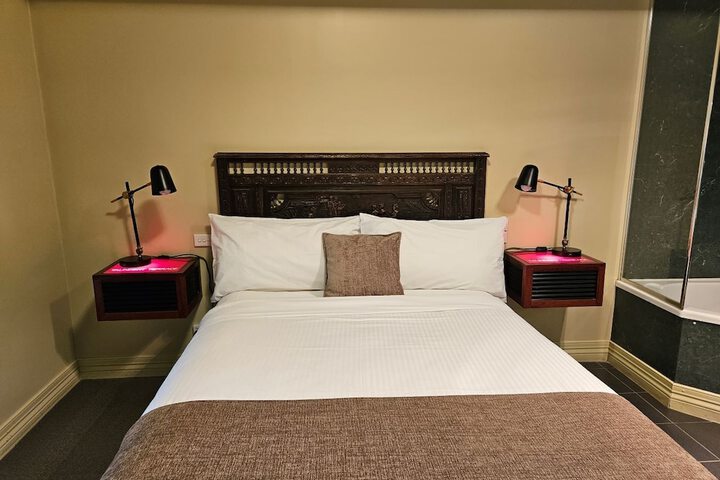 Room 9 of 74