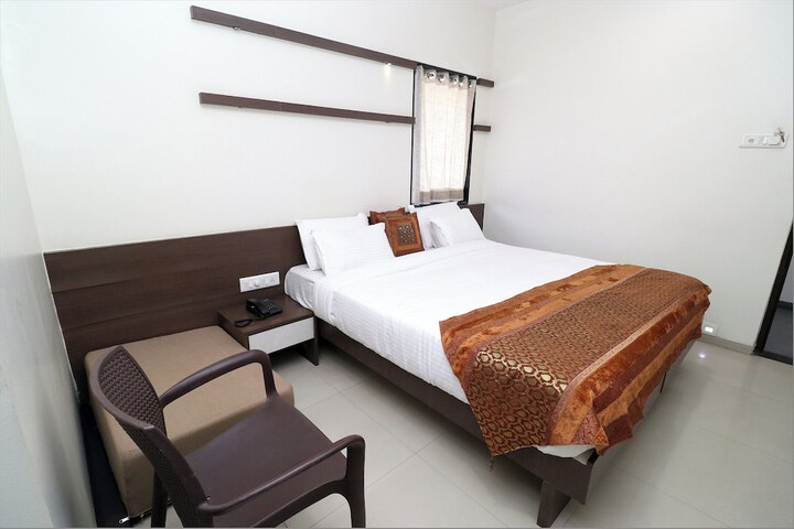 Room 16 of 32