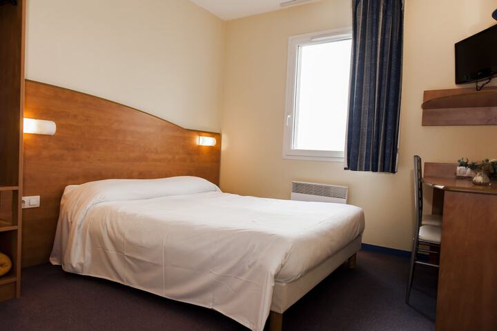 Room 12 of 92