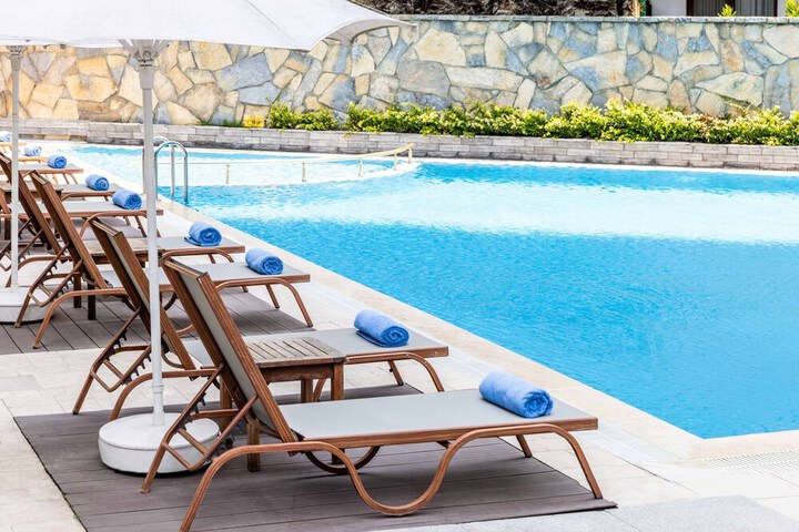 Hotel Pool
