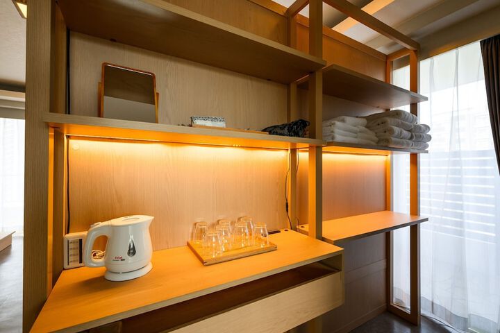 Room 10 of 40