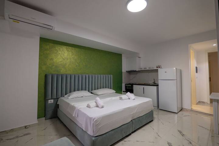 Room 18 of 131