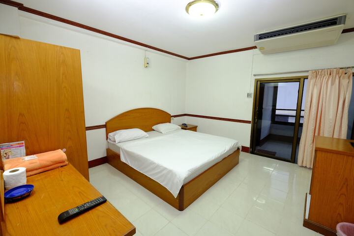 Room 7 of 39