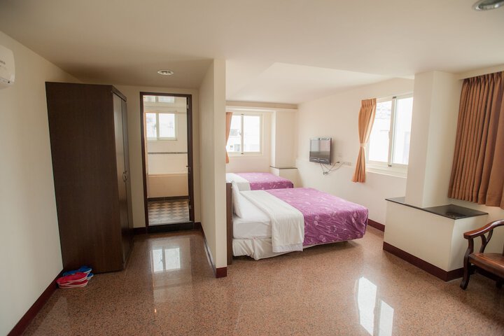 Room 18 of 35
