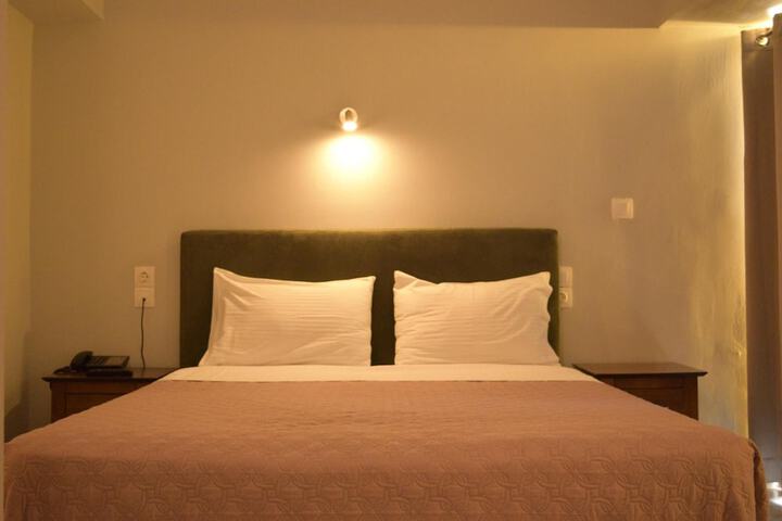 Room 18 of 52