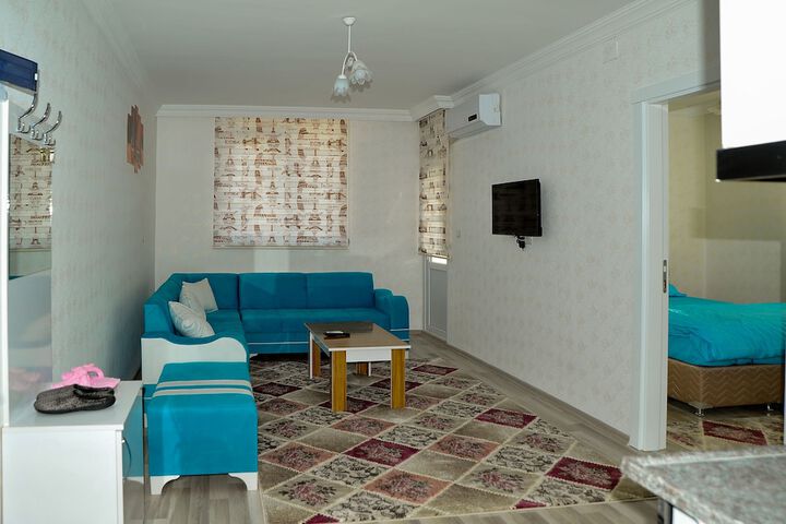 Room 11 of 28