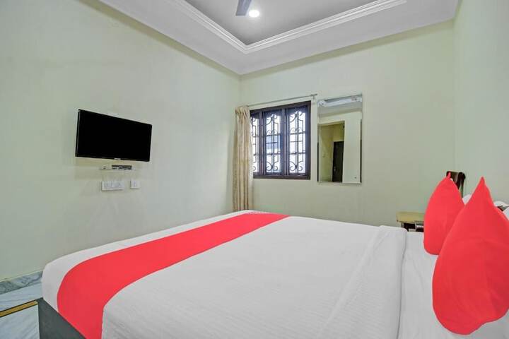 Room 8 of 13