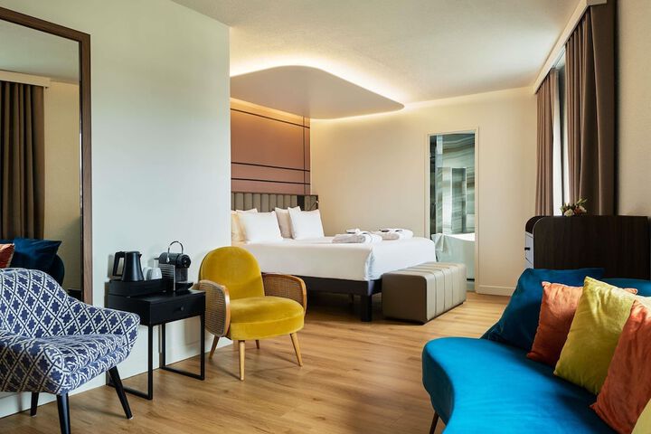 Room 10 of 60