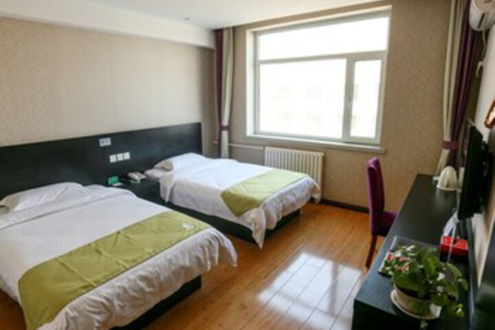 Room 9 of 19