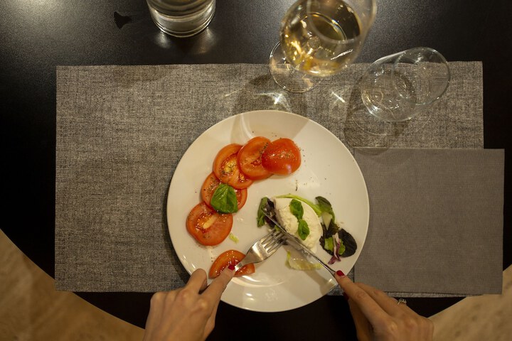 Dining 33 of 41