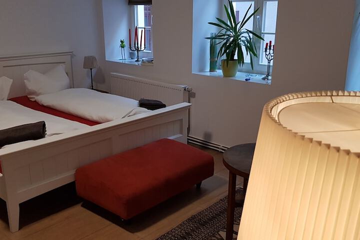 Room 4 of 202