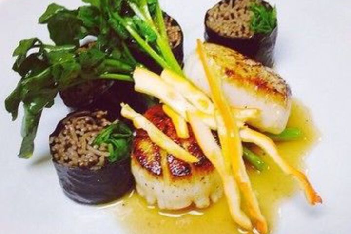Dining 10 of 48