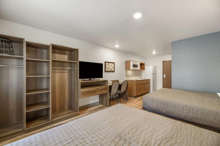 Room 17 of 37