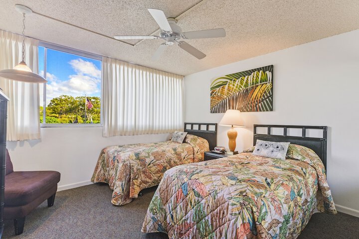 Room 43 of 484