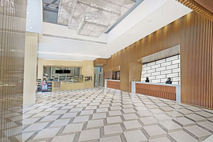 Entrance & Lobby