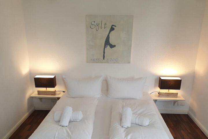 Room 7 of 49
