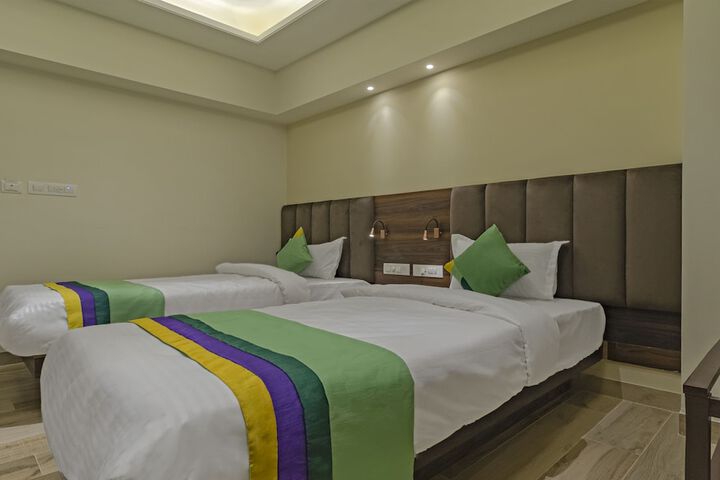Room 16 of 36