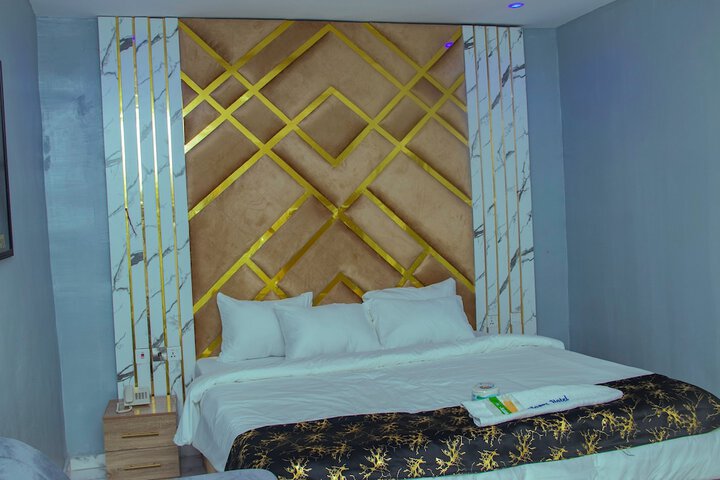 Room 7 of 20