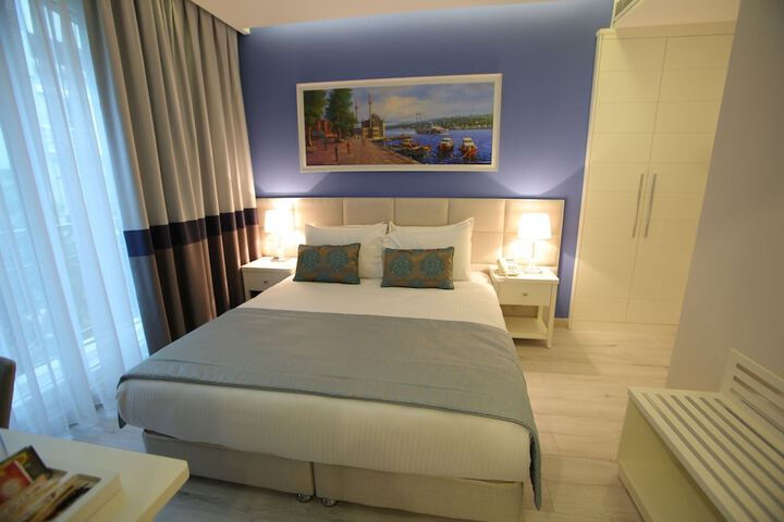 Room 5 of 17