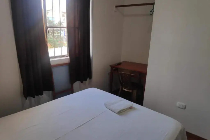 Room 6 of 11