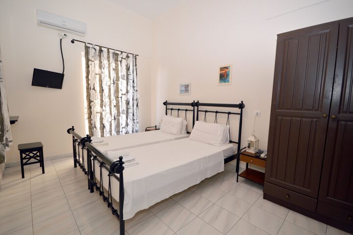 Room 12 of 46
