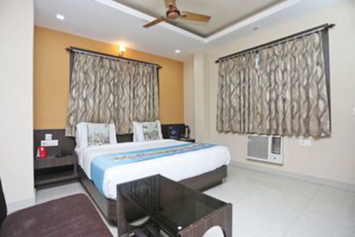 Room 10 of 26