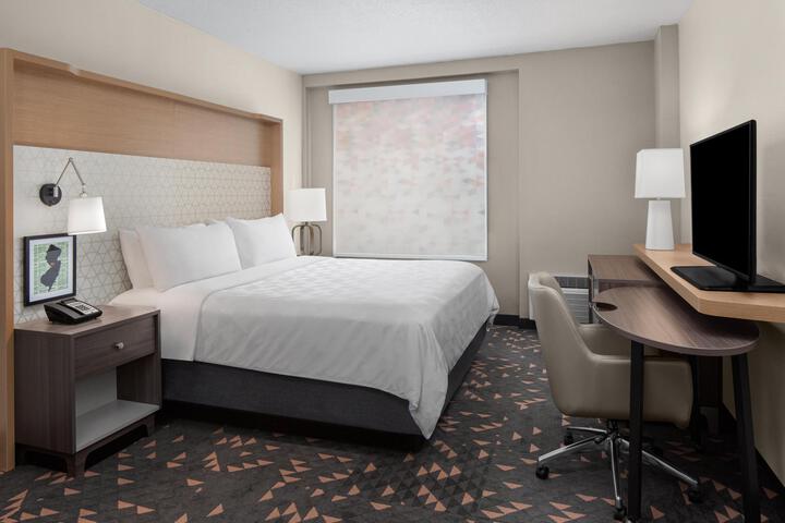 1 King Bed Accessible (9 of 16)