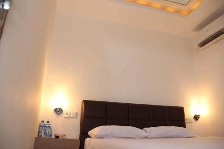 Room 8 of 67