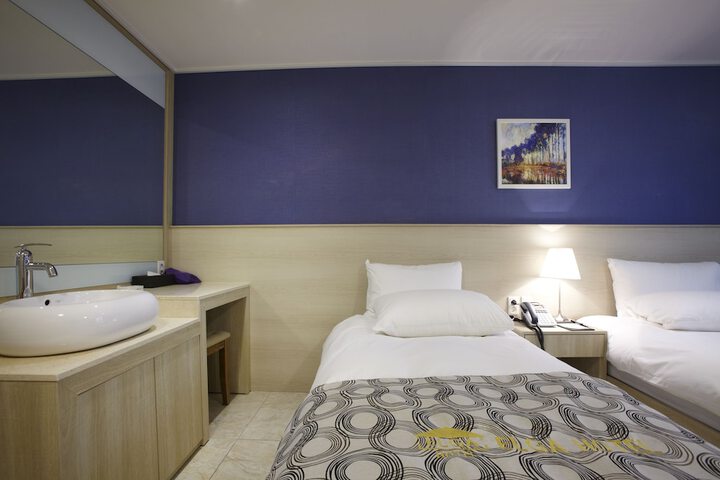 Room 26 of 78