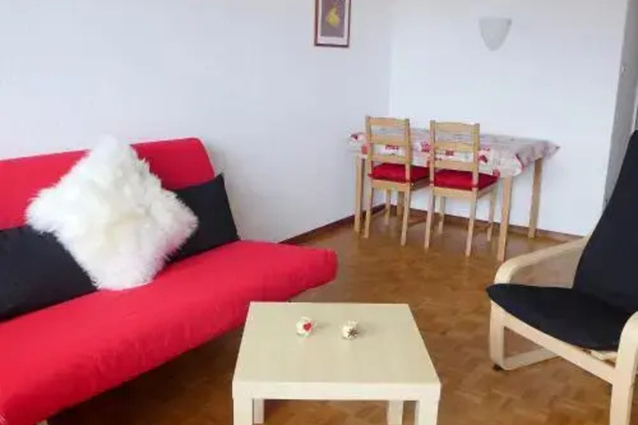 Room 9 of 21