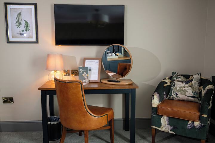 Room 6 of 51