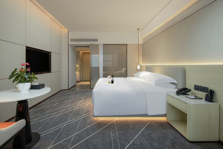 Room 8 of 20