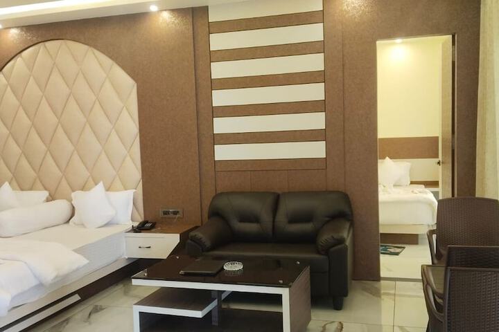 Room 9 of 70