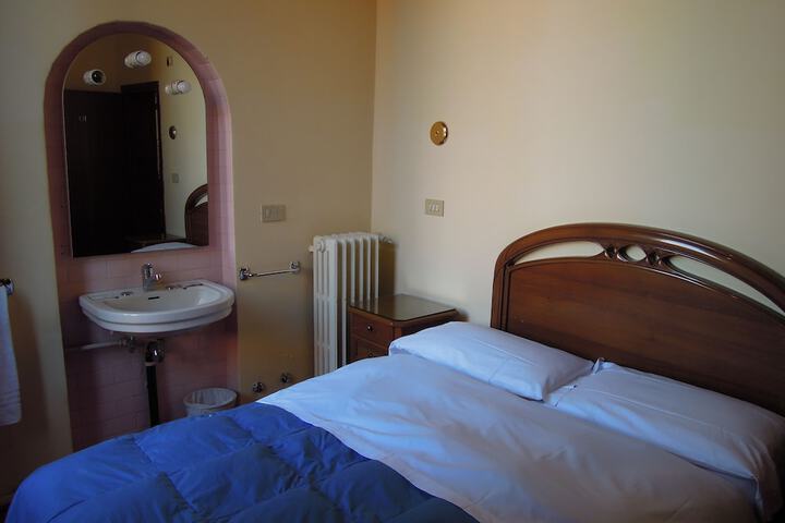 Room 13 of 50