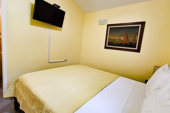 Room 22 of 144
