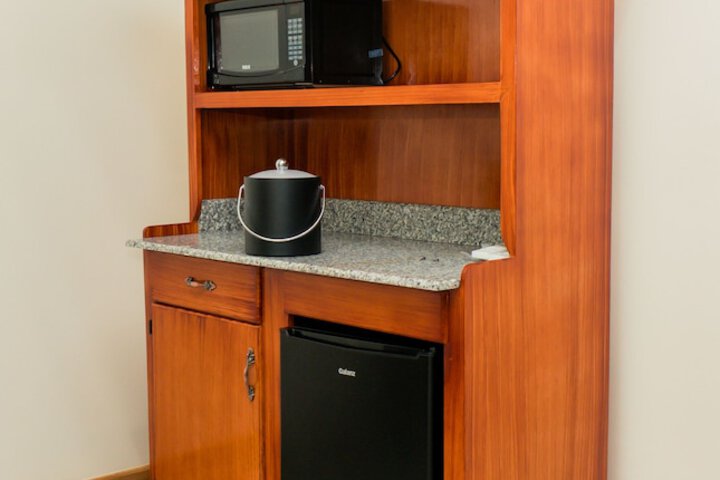 Room 14 of 27