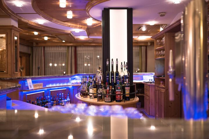 Lounge 55 of 59