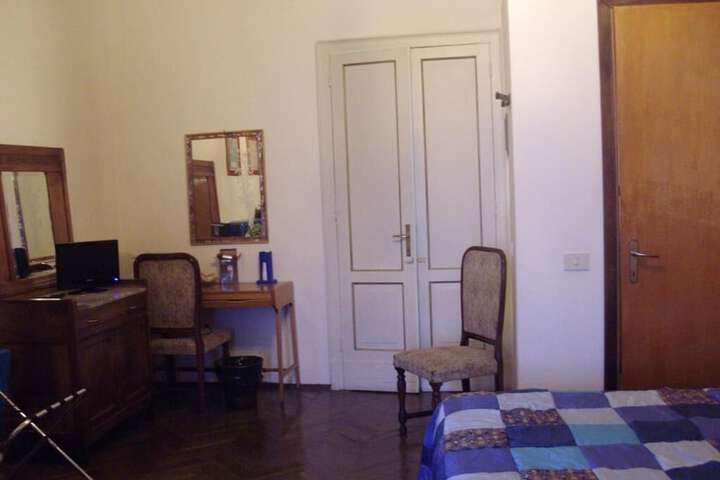 Room 10 of 35