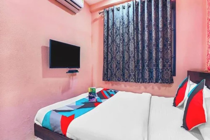 Room 13 of 21